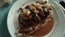 Crumble de cabillaud aux oignons.