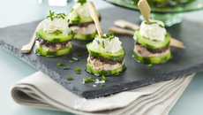 Canapés d'agneau au concombre