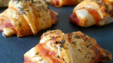 Croissants apéritifs façon pizza