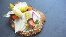 Tartine à la crème de Saint Agur et légumes oubliés