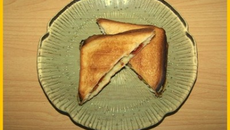 Croques au Rocamadour et tomates confites