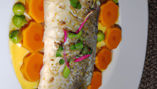 Truite aux petits légumes sauce echalotte safranée