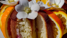 Charlotte aux biscuits à champagne et à la fleur d'oranger