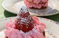 Millefeuille aux fraises et sa chantilly rose