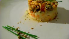 Cerclé de truite en papillote sur son écrasé de pommes de terre et carottes du jardin