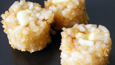 California rolls banane, caramel au beurre salé et flocons d'érable