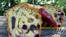 Cake aux gésiers confits, baies de cassis & tomme de montagne