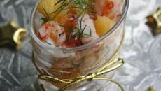 Tartare d'écrevisses et kaki à la fève tonka