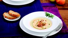 Vélouté de panais et pommes avec Kikkoman Sauce Soja