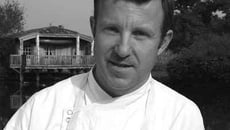 Agneau de Pauillac, pommes fondantes, croustillant d'épaule, pulpe d'herbes, sabayon à la Guinness