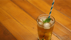 Thé glacé à la pêche