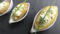 Pommes de terre farcies au fromage frais et ciboulette