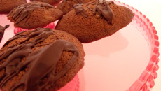 Madeleines au chocolat, fourrées à la crème de calissons