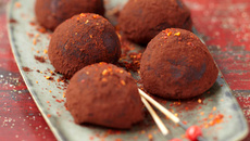 Truffes choco fraises au piment d'Espelette