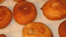 Donuts à la cannelle avec friteuse