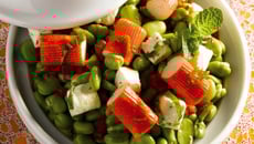 Salade de fèves parfumée à la menthe et aux bâtonnets Saveur Coraya