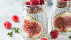 Pudding de chia figues, framboises et granola