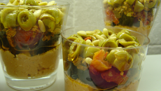 Verrines chèvre tomates séchées et olives 2 variétés