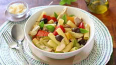 Salade de pâtes aux poivrons, artichauts et thon