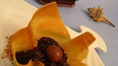 The Black pearl ou pastilla Johara au cacao, pralin et fleur de sel