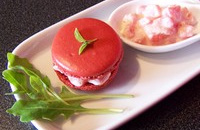 Macaron à la tomate feta basilic
