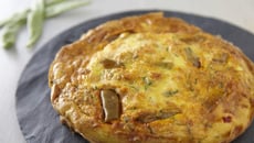 Tortillas aux haricots plats, chorizo, mozzarella et persil plat