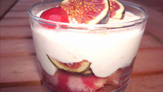 Trifle d'automne aux figues et framboises