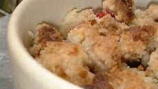 Crumble rhubarbe-cerise