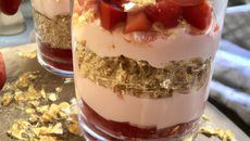 verrines de fraises au muesli