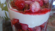 Verrine gourmande aux fruits rouges et aux spéculoos