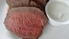 Rôti de rosbeef Charolais à la sauce au Roquefort