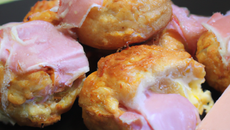 Gougères au reblochon et jambon