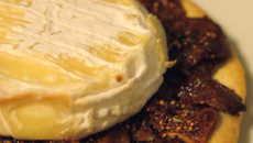 Tarte fine au saint marcelin et figues séchées