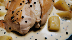 Poularde crème flambé au whisky et pommes poivrées