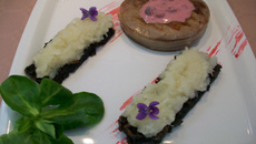 Tournedos de bœuf de Chalosse, sauce aux fruits des bois & écrasé de navets sur paillasson de Vitelottes