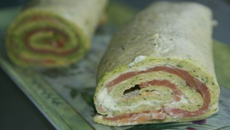 Gâteau roulé au saumon et sauce tzaziki