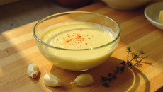 Sauce à l'ail ou crème d'ail
