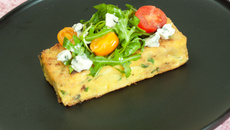 Polenta à la roquette et au roquefort, recette végé