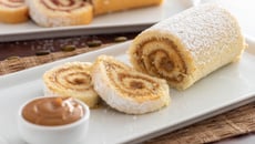 Biscuit roulé d'Alain Ducasse garni de confiture de lait