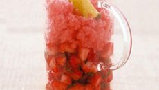 Tartare de Fraises du Périgord à la menthe et granité aux Fraises