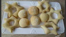 Étoiles et petits pains boule à l'eau de coco