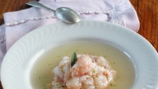 Tartare de langoustines, langoustines vapeur et bouillon au gingembre