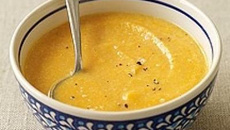 Soupe de patates douces, miel, citron vert et gingembre