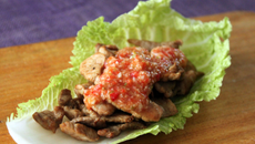 Porc grillé, sauce pimentée au citron