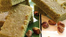 Mini-verrines de pétoncles à la vanille sur fondue de poireaux au gingembre.