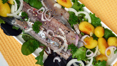 Harengs aux 5 baies et pommes de terre rissolées