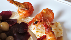 Ratte du Touquet et gambas "piquées", raisin et piment d'Espelette