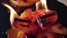 Pommes flambées au Calvados et caramel