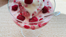 Glace au yaourt à la framboise