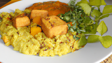 Nuggets de tofu au curry et son risotto aux légumes